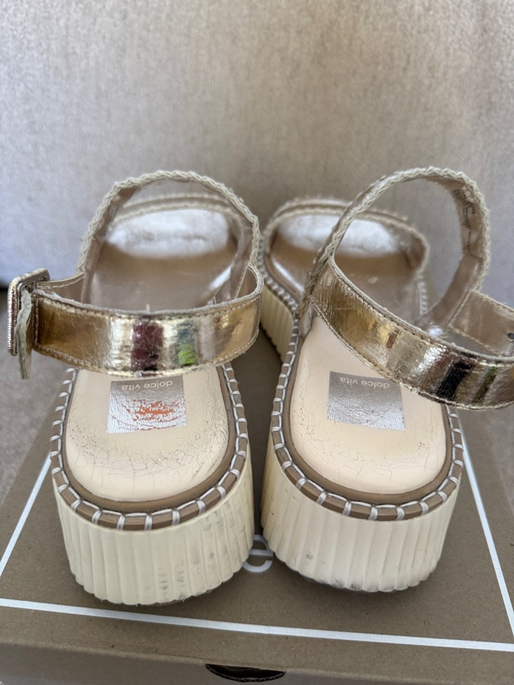 Dolce Vita Drake Platinum Stella Metallic Platform Strap Sandals, Size 10 - Picture 5 of 6